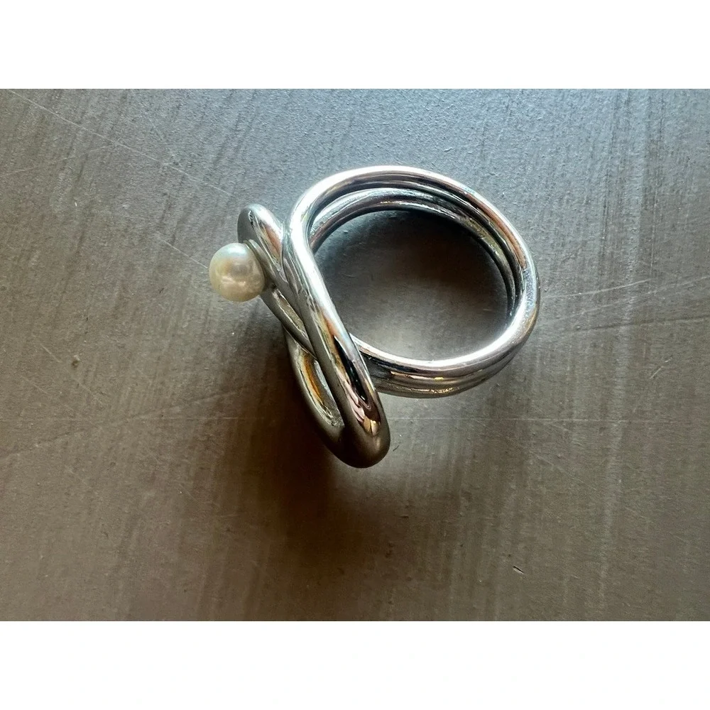 Abstract Sculptural Pearl Ring Size 9.5 Silver Tone Modernist Bypass Fluid